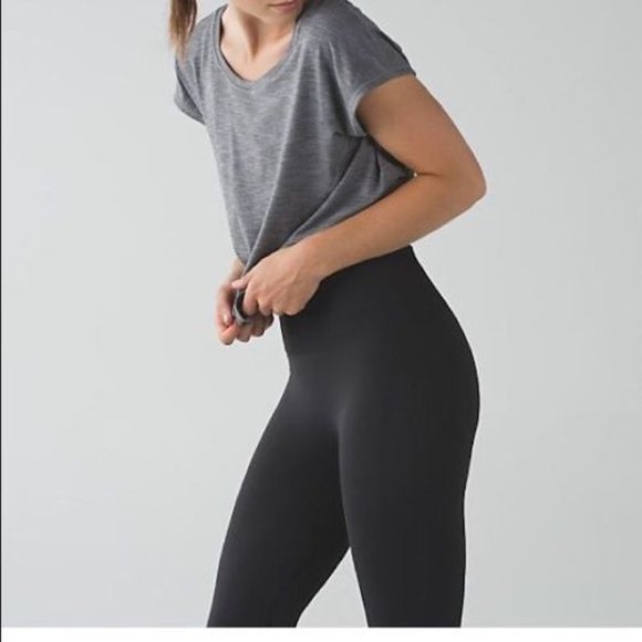 High Waisted Flow & Go Compression Leggings - Picture 1 of 13